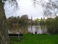 Mhlenteich mit Blick auf St. Georgs Kirche