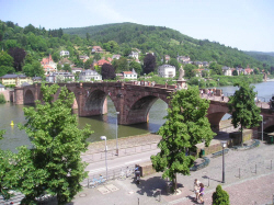 Vom Hotel "Vier Jahreszeiten" der Blick auf die Alte Brcke