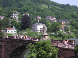 Vom Hotel "Vier Jahreszeiten" der Blick auf die Alte Brcke