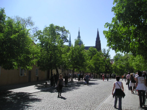 Am Burgpark mit Blick auf den Veitsdom