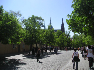 Am Burgpark mit Blick auf den Veitsdom